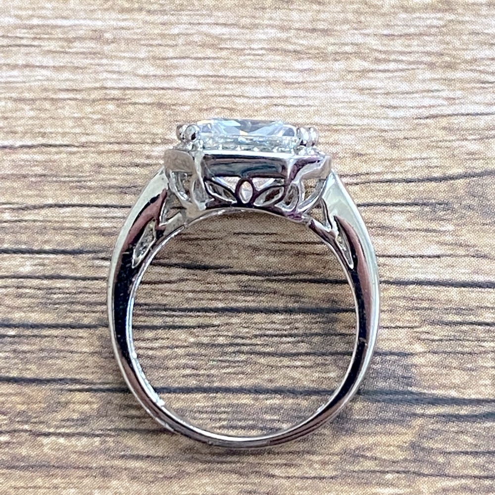 Square Cut Silver - Picture 3 of 5